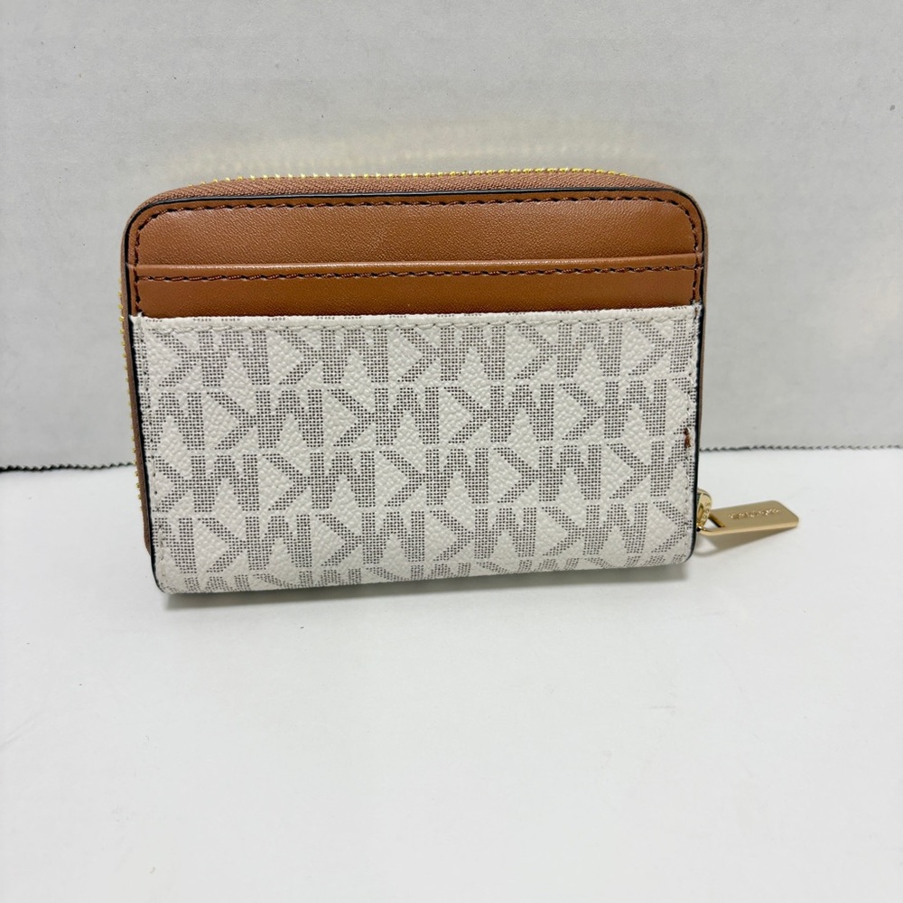 Michael Kors Jet Set Travel Medium Zip around card case - Picture 2 of 4